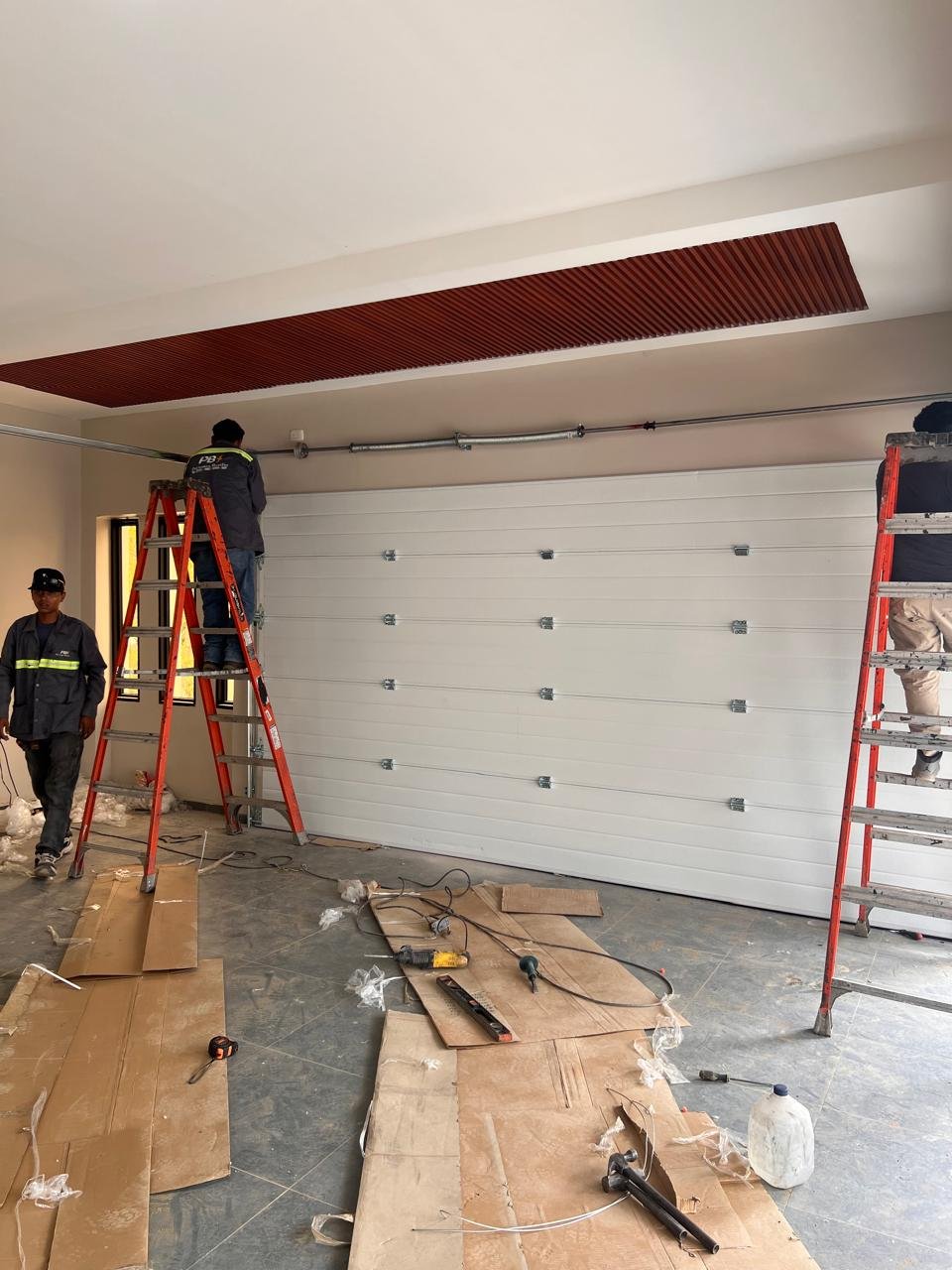 Portón seccional americano 3